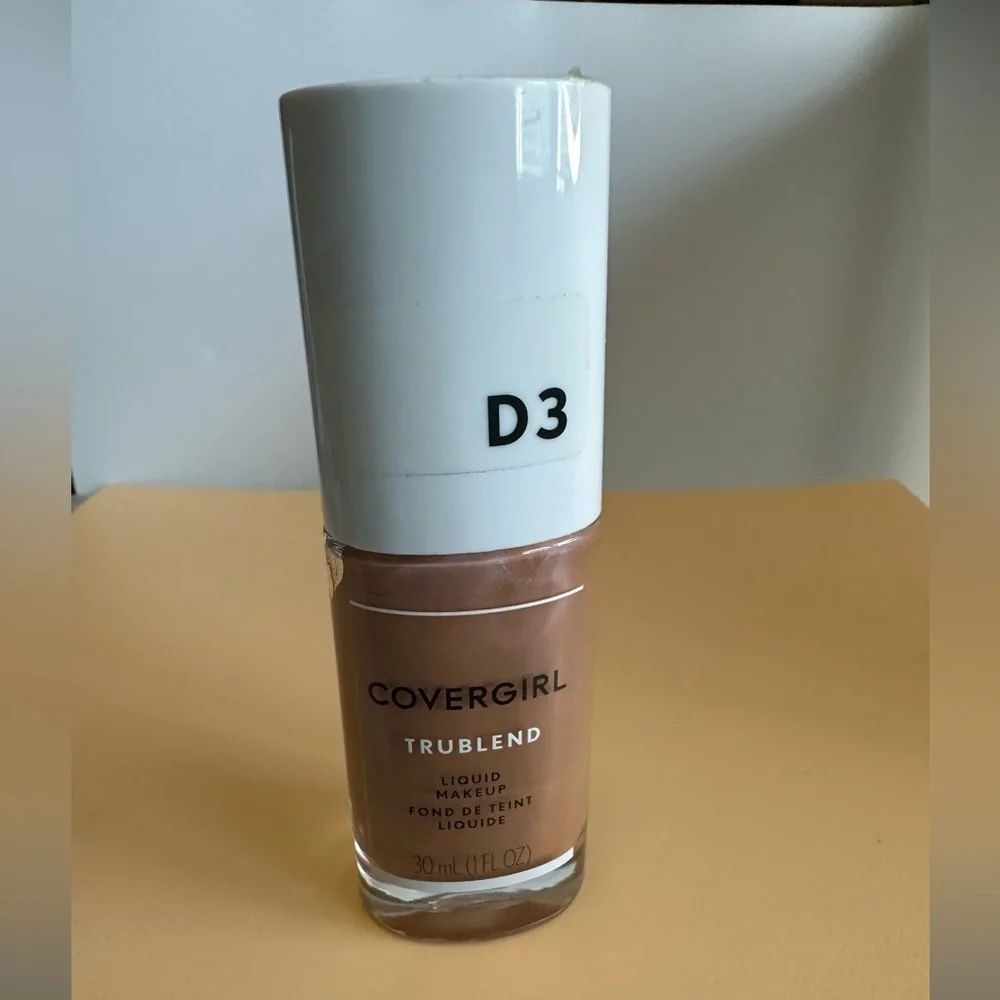 🩷5/$10 COVERGIRL Trublend Liquid Makeup D3